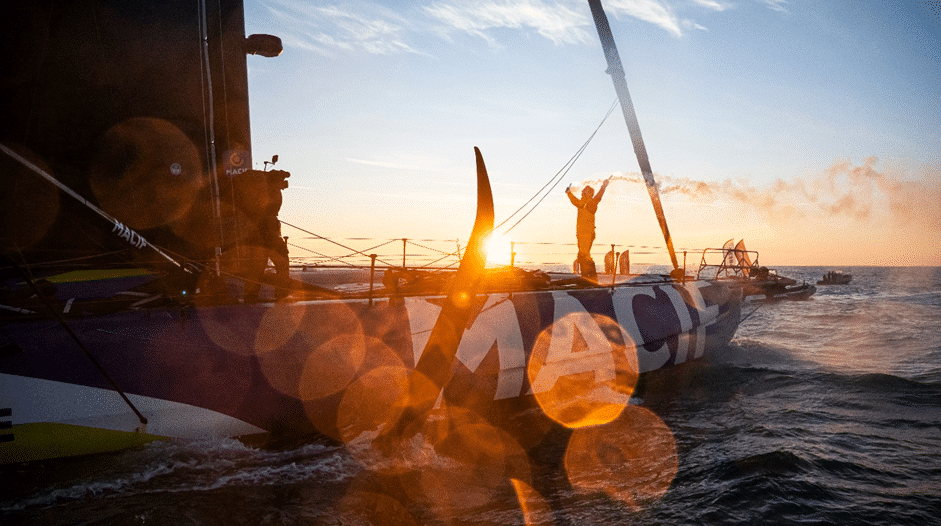 Victoire de Charlie Dalin à bord de son Imoca à foils MACIF